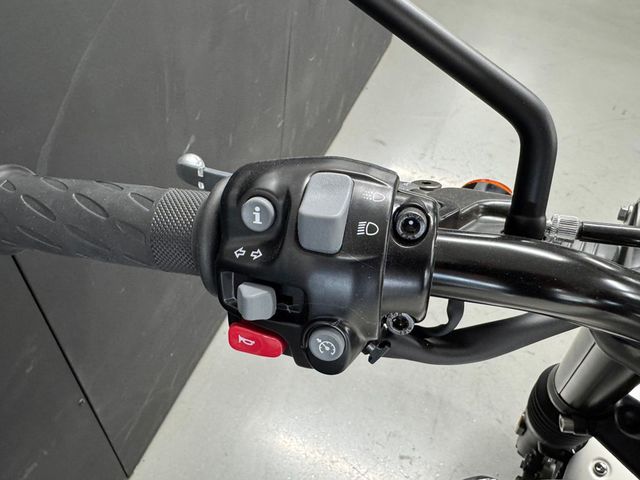 triumph - bonneville-t-120-black