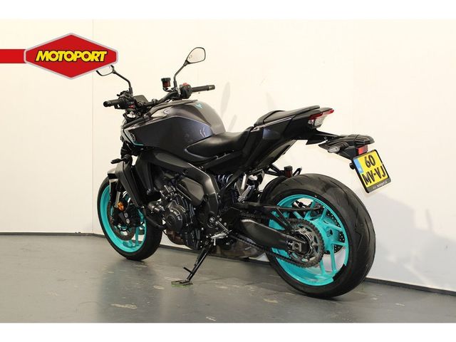 yamaha - mt-09-y-amt