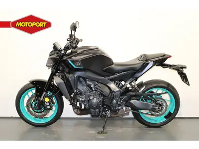 YAMAHA MT 09 Y-AMT – foto 3