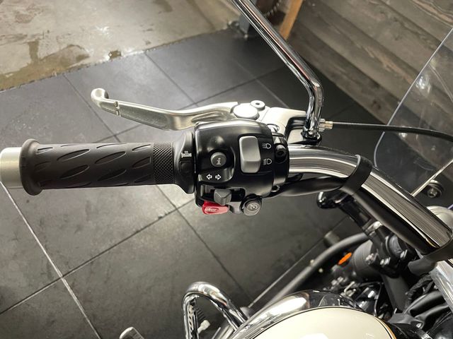 triumph - bonneville-speedmaster