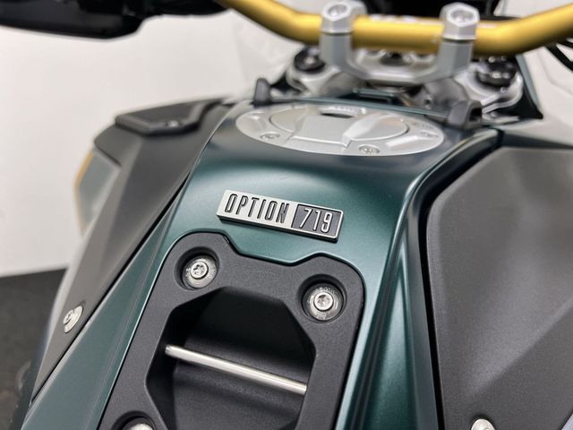 bmw - r-1300-gs-adventure