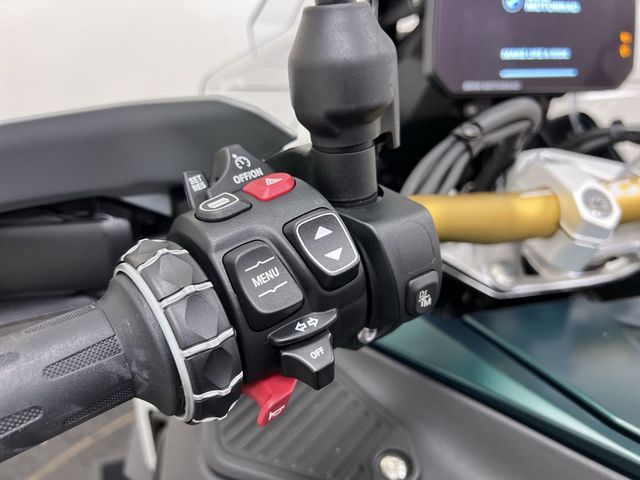 bmw - r-1300-gs-adventure