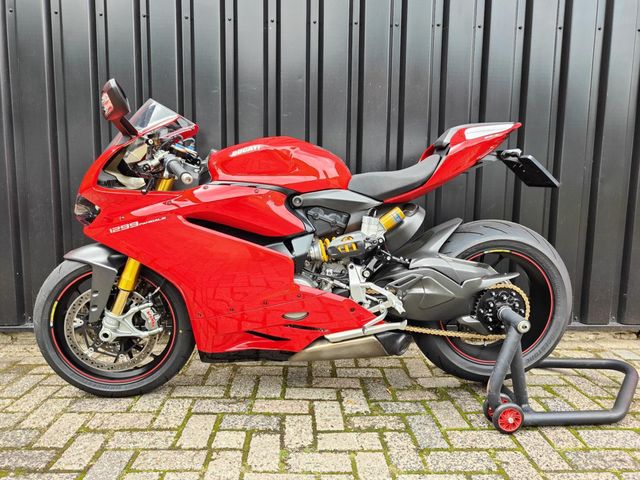ducati - 1299-panigale-s