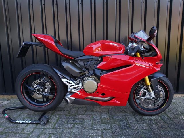 ducati - 1299-panigale-s