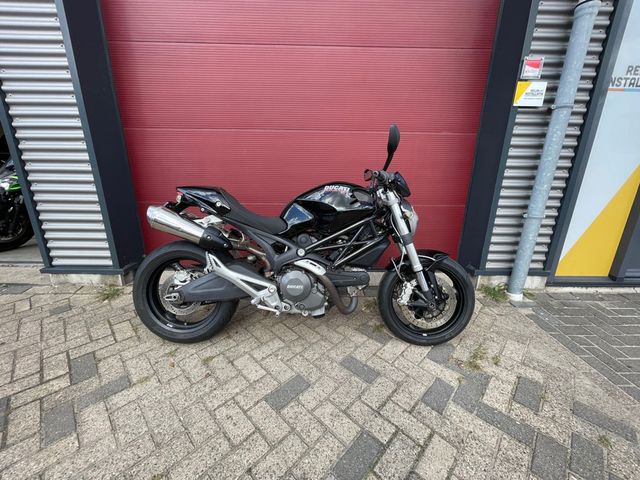 ducati - monster-696