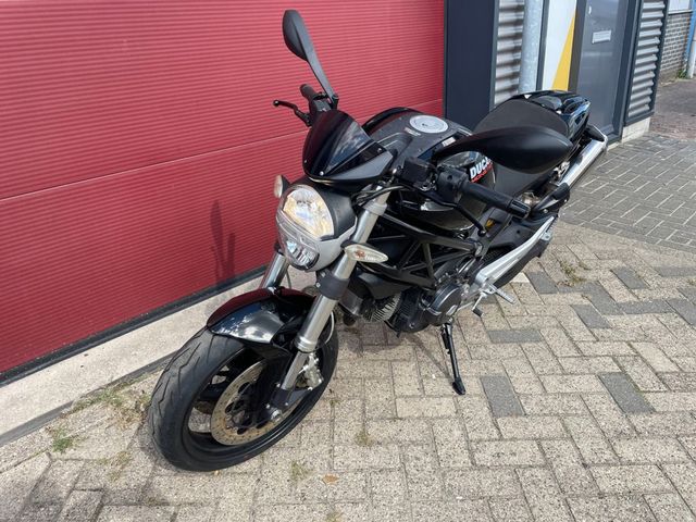 ducati - monster-696