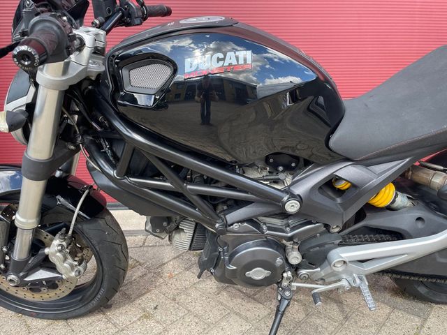 ducati - monster-696