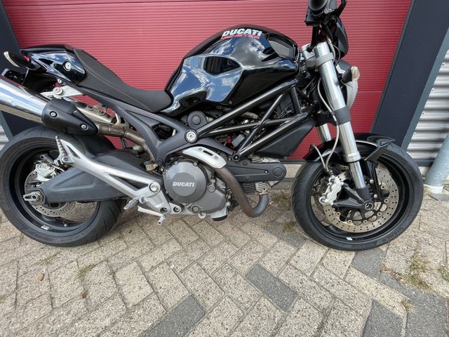 ducati - monster-696