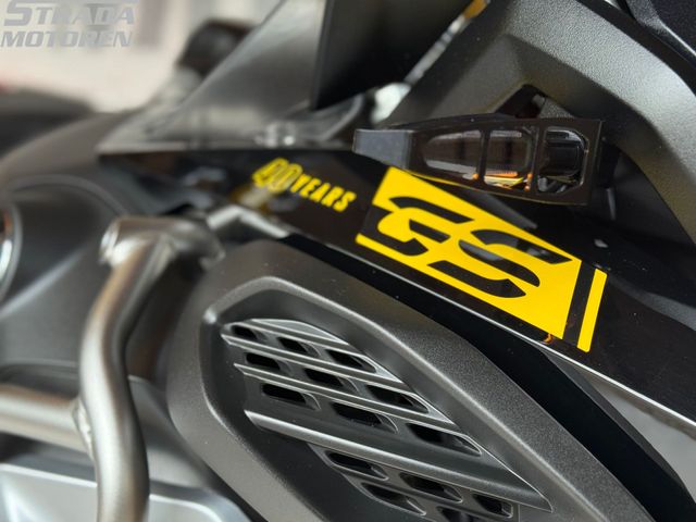 bmw - r-1250-gs-adventure-40-years-gs-edition