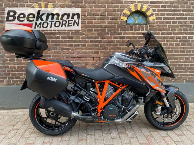 ktm - 1290-super-duke-gt