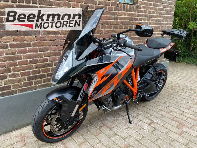 ktm - 1290-super-duke-gt