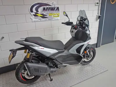 APRILIA SR GT 400 – foto 3