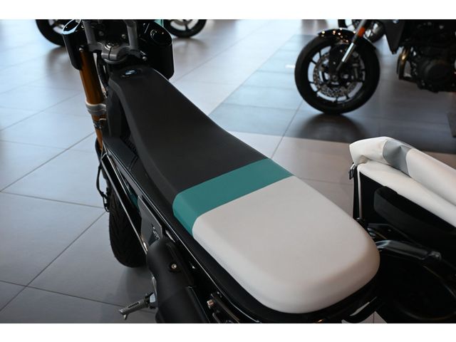 bmw - ce-02