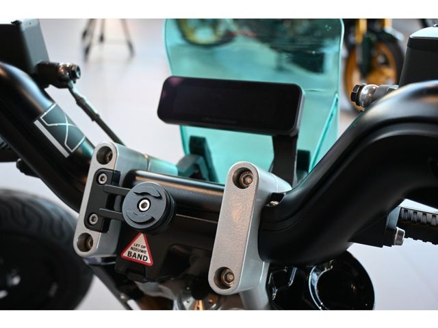 bmw - ce-02
