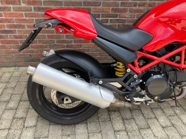 ducati - monster-695