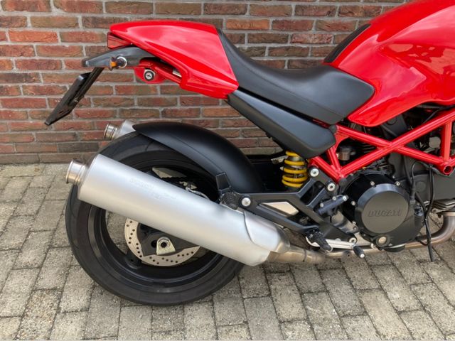 ducati - monster-695