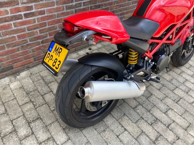 ducati - monster-695