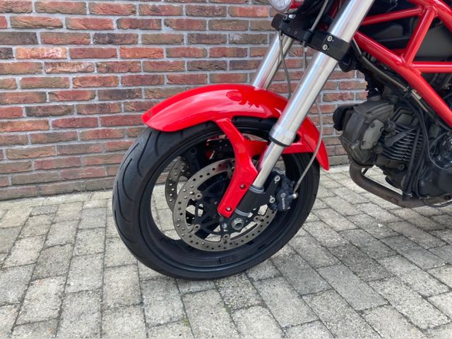 ducati - monster-695