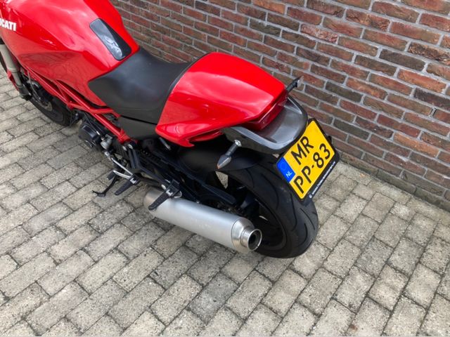 ducati - monster-695