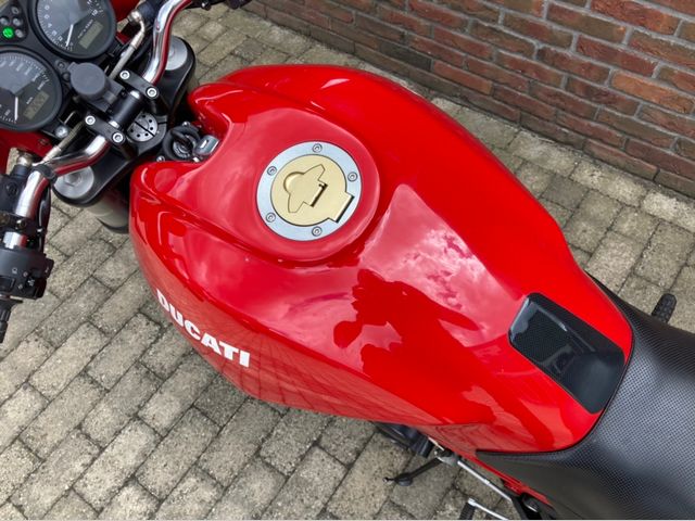 ducati - monster-695