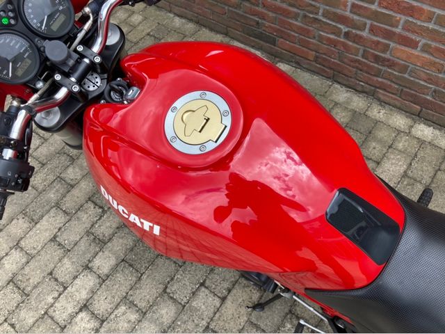 ducati - monster-695
