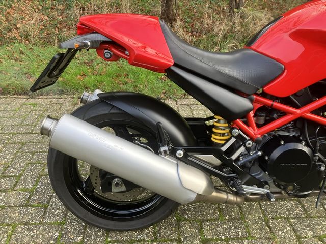 ducati - monster-695
