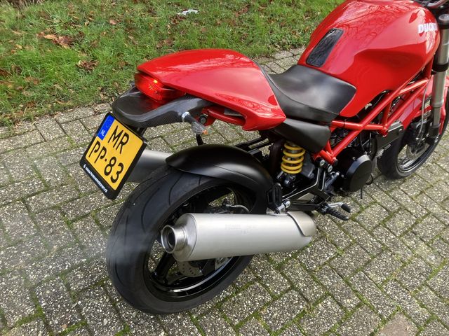 ducati - monster-695
