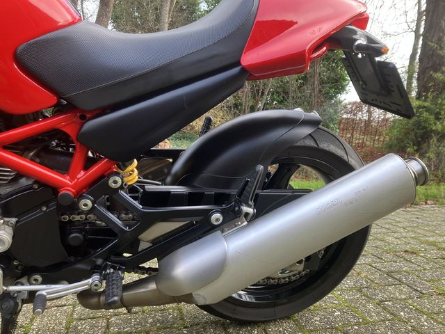 ducati - monster-695