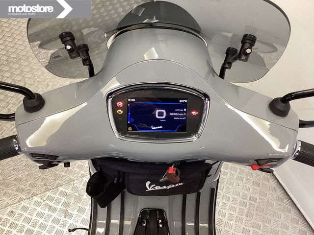 vespa - gts-super-tech-300