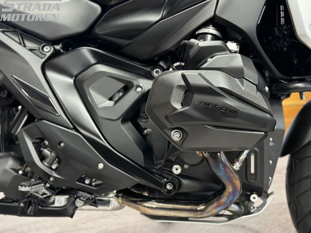 bmw - r-1300-gs-triple-black
