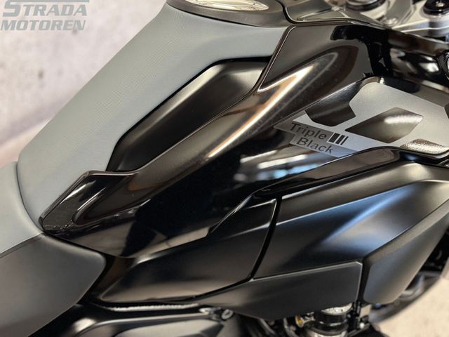 bmw - r-1300-gs-triple-black