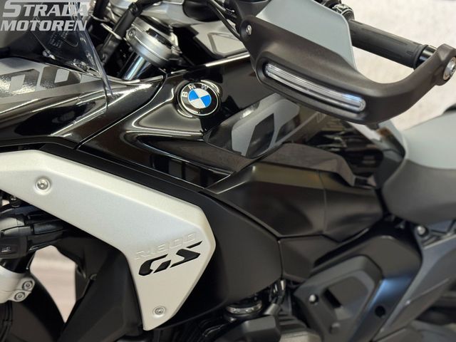 bmw - r-1300-gs-triple-black