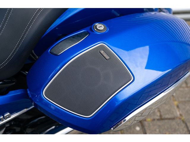 bmw - r-18-b
