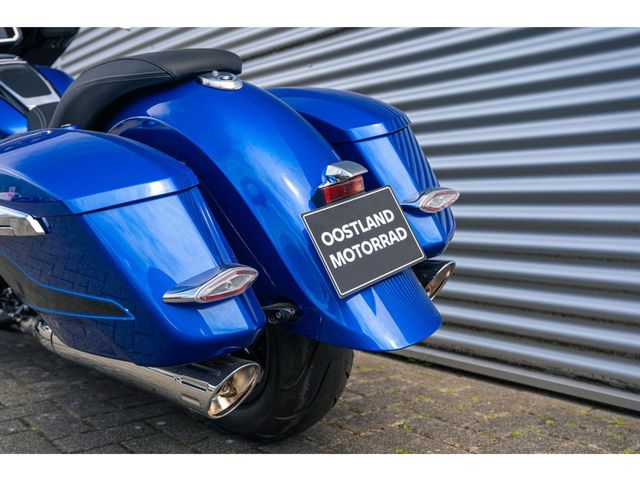 bmw - r-18-b