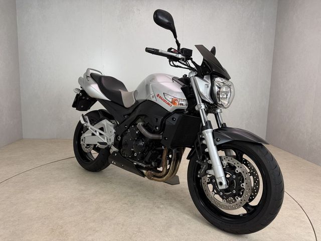 suzuki - gsr-600