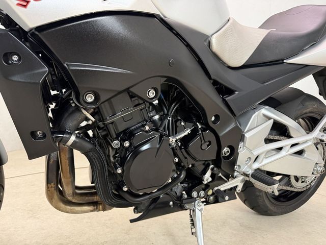 suzuki - gsr-600