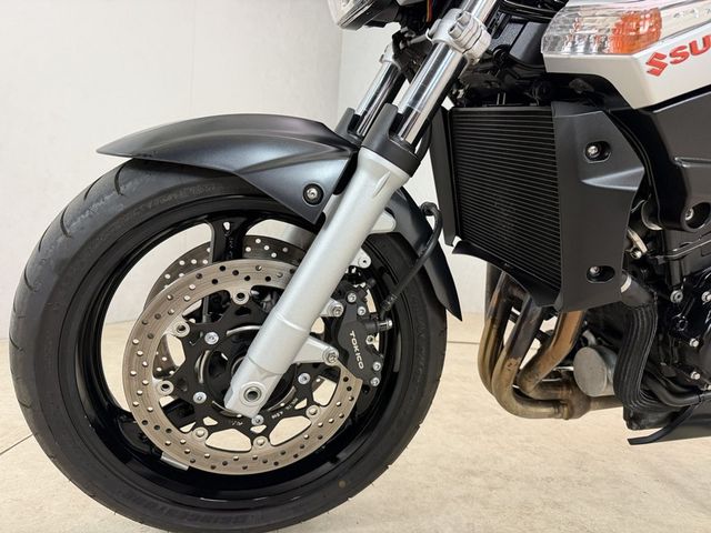 suzuki - gsr-600