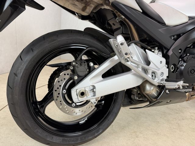suzuki - gsr-600