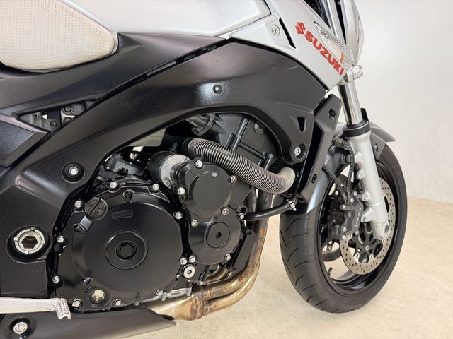 suzuki - gsr-600