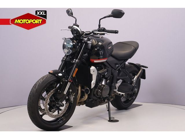 triumph - trident-660