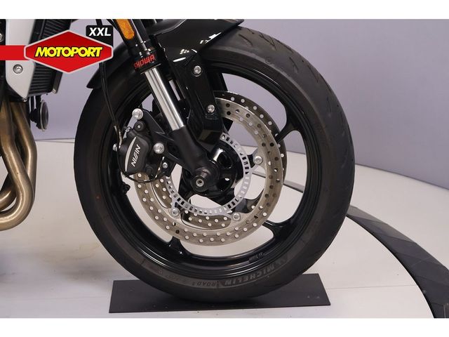 triumph - trident-660