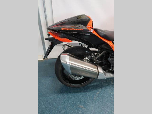 suzuki - gsx-r-1300-hayabusa