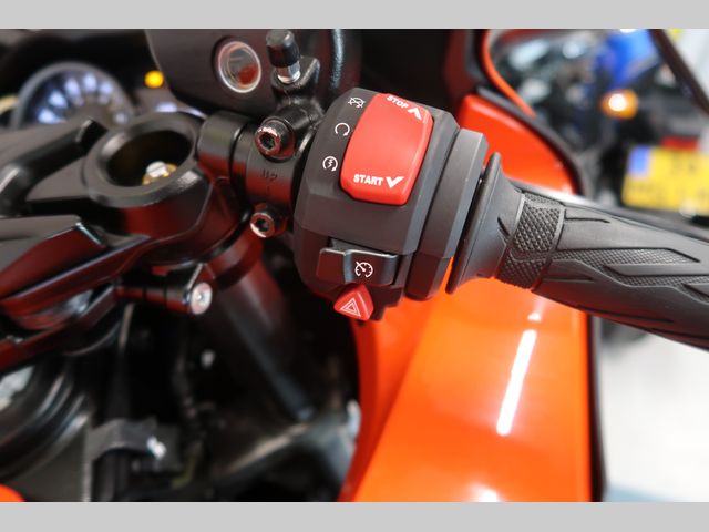 suzuki - gsx-r-1300-hayabusa