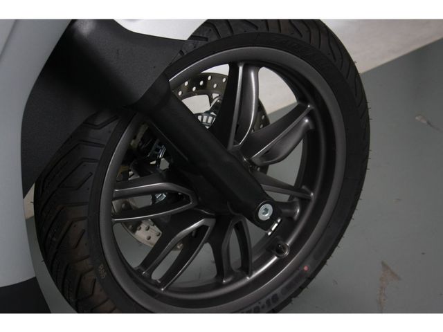 piaggio - new-beverly-400-hpe