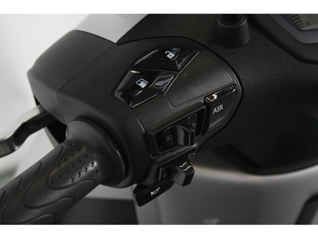 piaggio - new-beverly-400-hpe