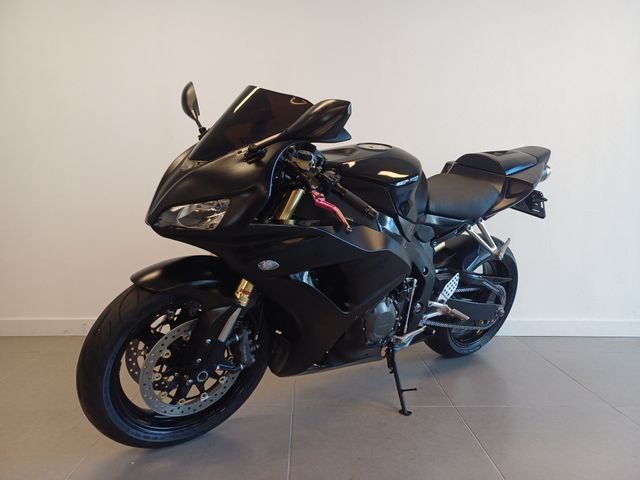 honda - cbr-1000-rr-fireblade