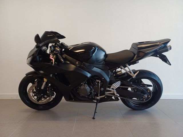 honda - cbr-1000-rr-fireblade