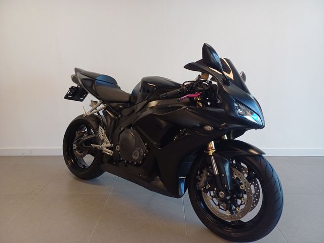 honda - cbr-1000-rr-fireblade