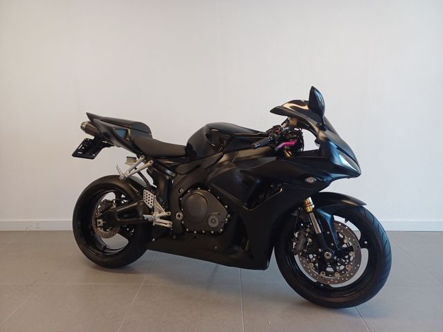 honda - cbr-1000-rr-fireblade