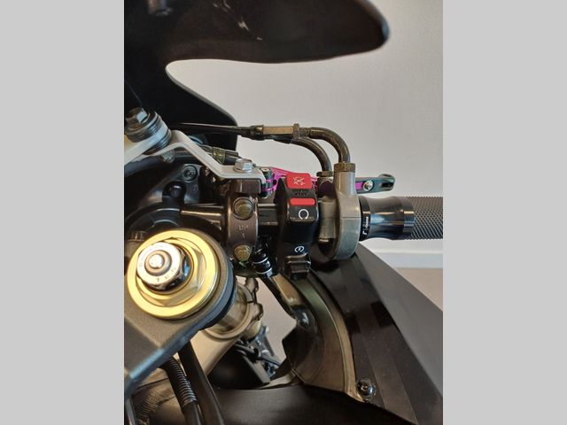 honda - cbr-1000-rr-fireblade